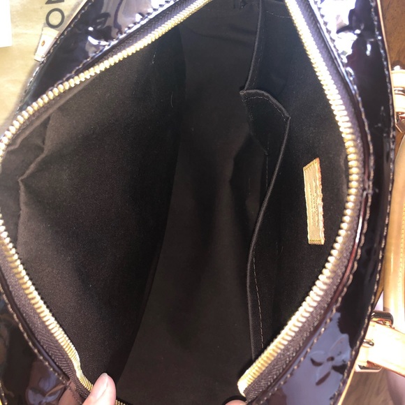 Louis Vuitton Burgundy Summit Handbag - Picture 9 of 9